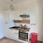 Appartement De Charme Avec Balcon Au Pied Des Commerces *