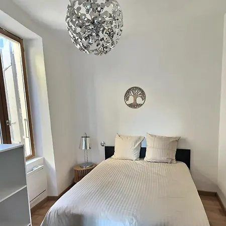 Apartment De Charme Avec Balcon Au Pied Des Commerces