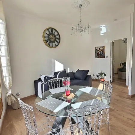 De Charme Avec Balcon Au Pied Des Commerces *